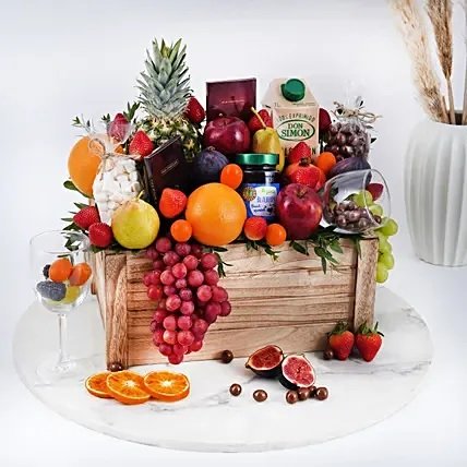 تزیین میوه نوبرانه برای عروس در سبد
