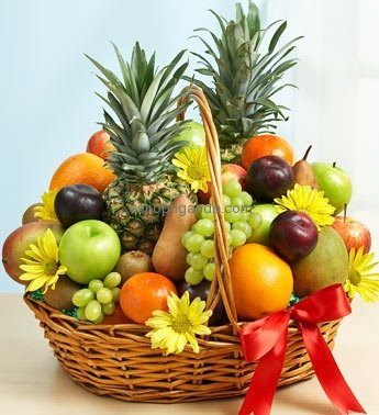 تزیین میوه نوبرانه برای عروس در سبد