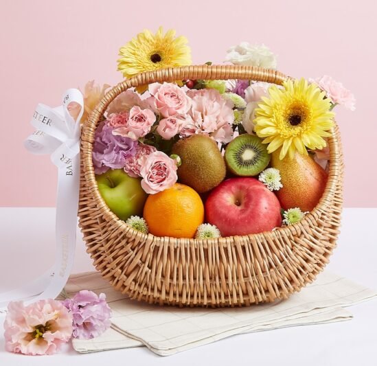 تزیین میوه نوبرانه برای عروس در سبد