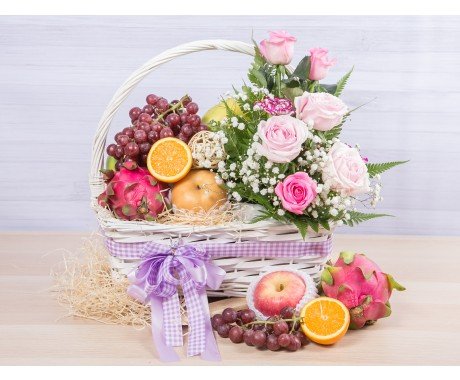تزیین میوه نوبرانه برای عروس در سبد