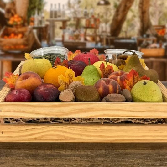 تزیین میوه نوبرانه برای عروس در سبد