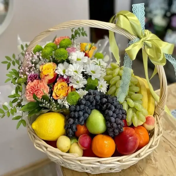 تزیین میوه در سبد حصیری