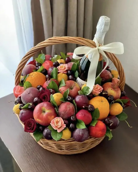  تزیین میوه در سبد حصیری