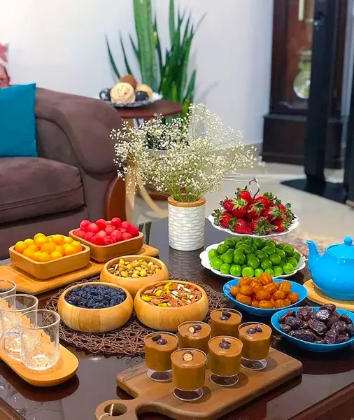  چیدمان میز پذیرایی لاکچری