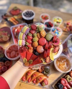  چیدمان میز مزه مشروب