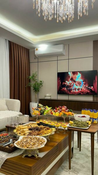 تزیین میز مهمانی ساده