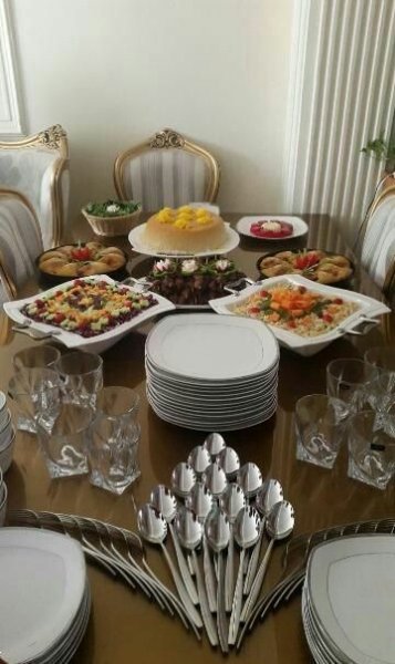  چیدمان میز شام سلف سرویس