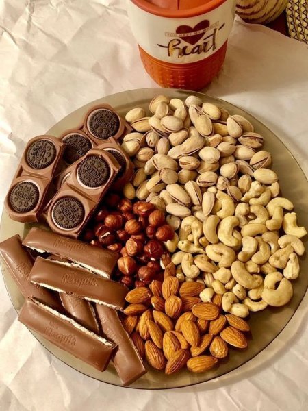  چیدمان میز مزه