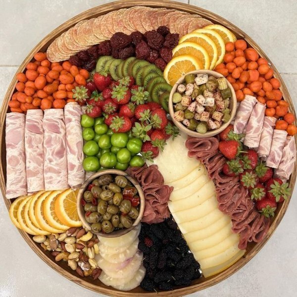  چیدمان میز مزه
