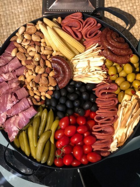  چیدمان میز مزه