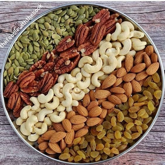  چیدمان میز مزه
