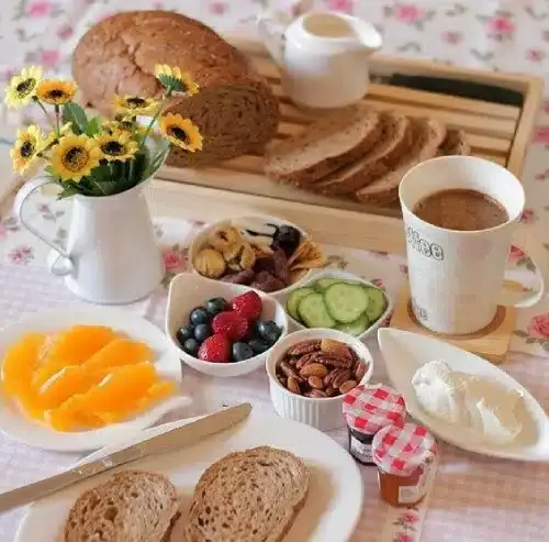 عکس میز صبحانه مهمانی