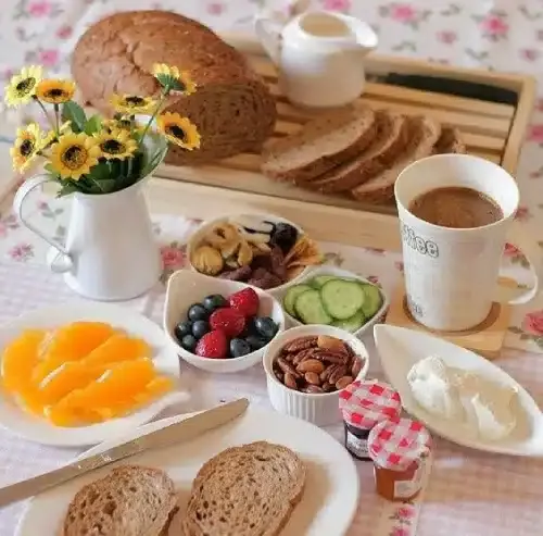عکس میز صبحانه مهمانی