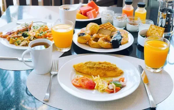عکس میز صبحانه سنتی