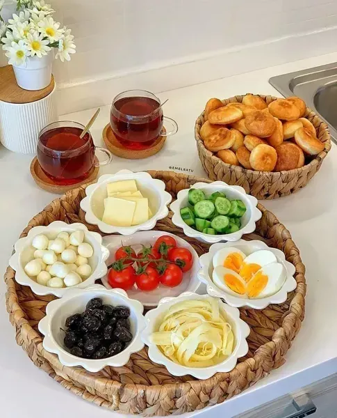 عکس میز صبحانه سنتی