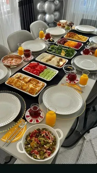 عکس میز صبحانه سنتی