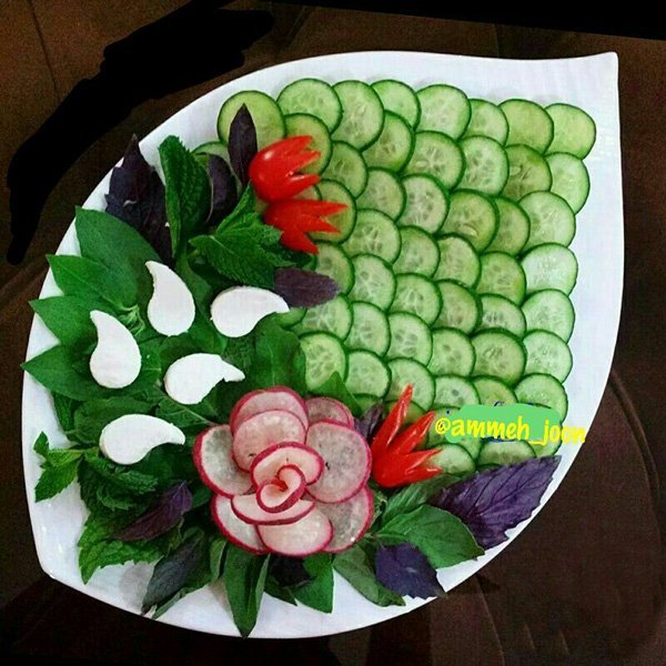  تزیین نان و پنیر و خیار و گوجه به شکل پرچم ایران
