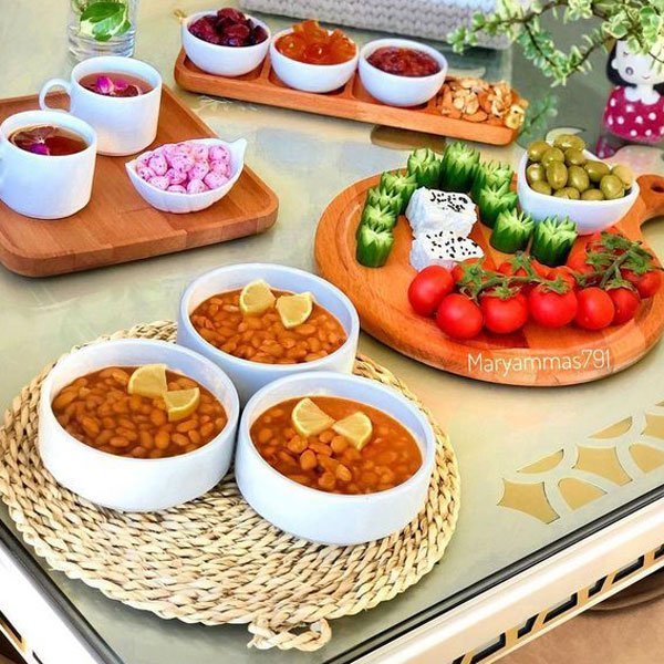 تزیین صبحانه سلامت با پنیر و خیار و گوجه و تخم مرغ