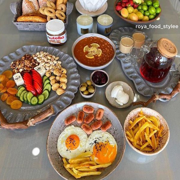  تزیین صبحانه سلامت با پنیر و خیار و گوجه و تخم مرغ