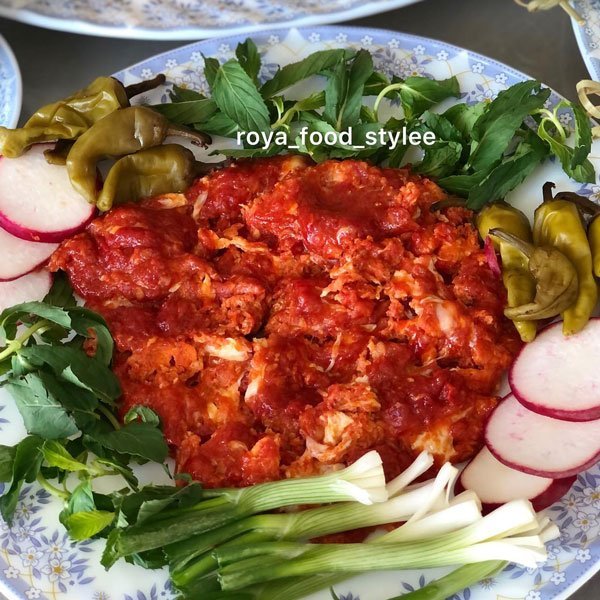  تزیین صبحانه سلامت با پنیر و خیار و گوجه و تخم مرغ