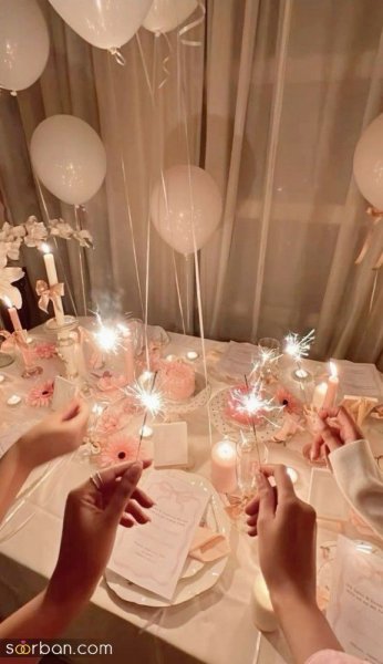  تزیین شمع روی میز تولد