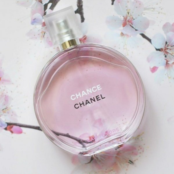  خوشبوترین و باکلاس ترین عطر زنانه