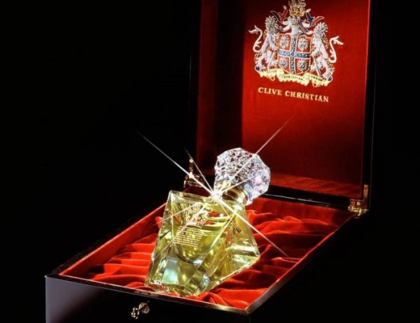  گرانترین و خوشبوترین عطر زنانه