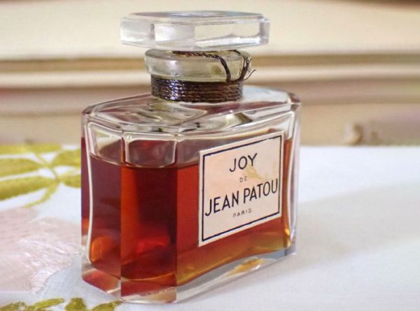  گرانترین و خوشبوترین عطر زنانه