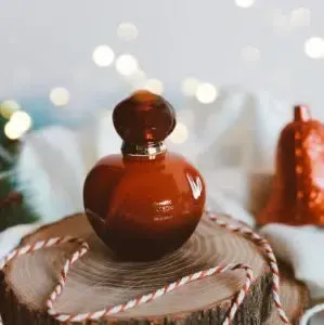  خوشبو ترین عطر زنانه با ماندگاری بالا