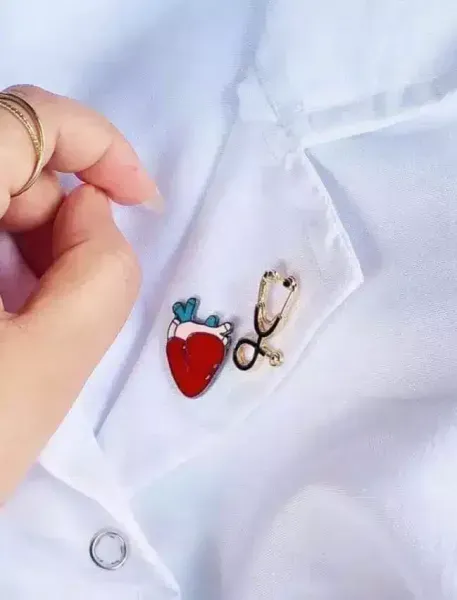  پروفایل پزشکی دخترونه اینستا