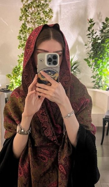 عکس دخترانه برای تصویر زمینه
