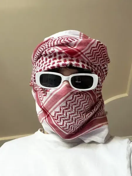  عکس پسر بلوچ پولدار