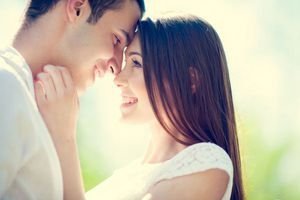 والپیپر بوسه عاشقانه
