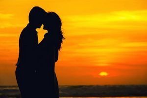  والپیپر بوسه عاشقانه