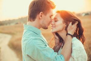  والپیپر بوسه عاشقانه