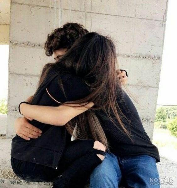  عکس پروفایل عاشقانه دونفره لب روی تخت