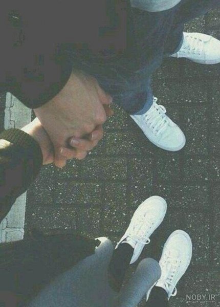  عکس پروفایل عاشقانه دونفره لب روی تخت