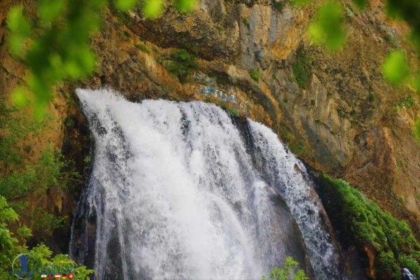  عکس آبشار آب سفید شهرستان الیگودرز
