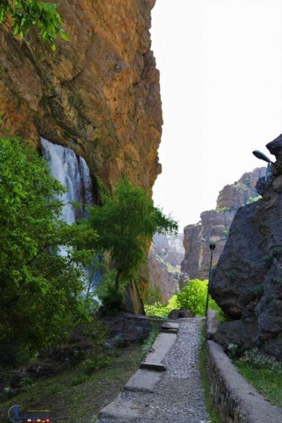  عکس آبشار آب سفید شهرستان الیگودرز