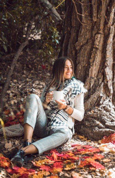  ژست عکس پاییزی دخترانه
