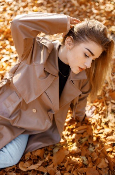  ژست عکس پاییزی دخترانه