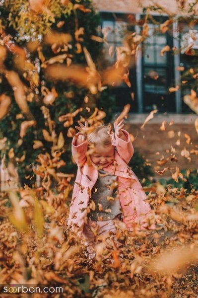  ژست عکس پاییزی در پارک