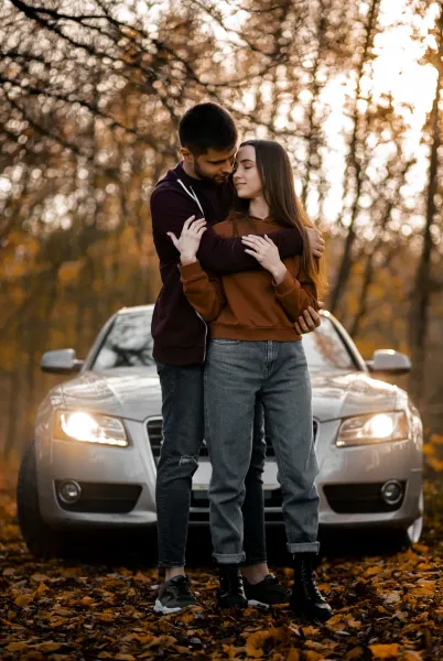 عکس دختر با ماشین پارس برای پروفایل