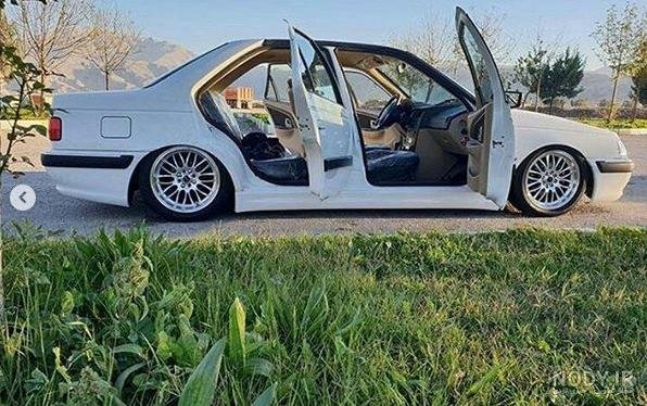 ژست عکس با ماشین پارس