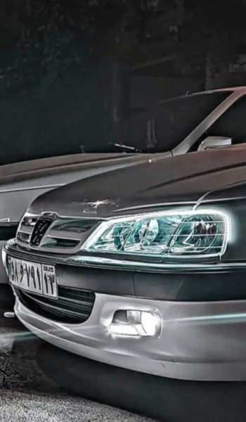  ژست عکس با ماشین پژو