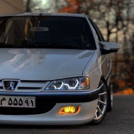  ژست عکس با ماشین پژو