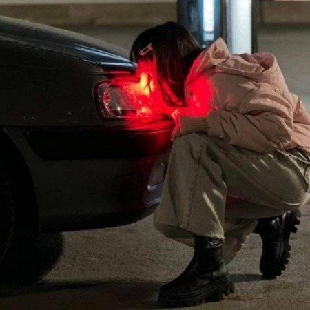  ژست عکس با ماشین پژو