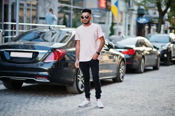  ژست عکس با ماشین پسرانه