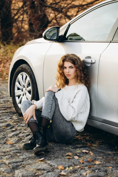 ژست عکس با ماشین شاسی بلند
