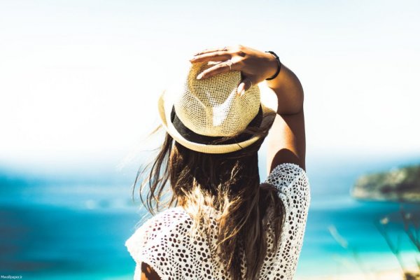 عکس دختر در طبیعت برای پروفایل